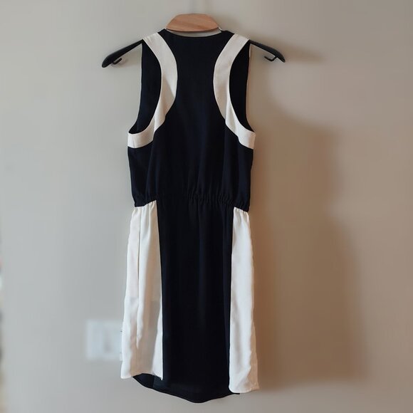 NWT New Banana Republic Retail Racerback Dress Elastic Waist B&W Colorblock Sz 2 - Picture 3 of 3